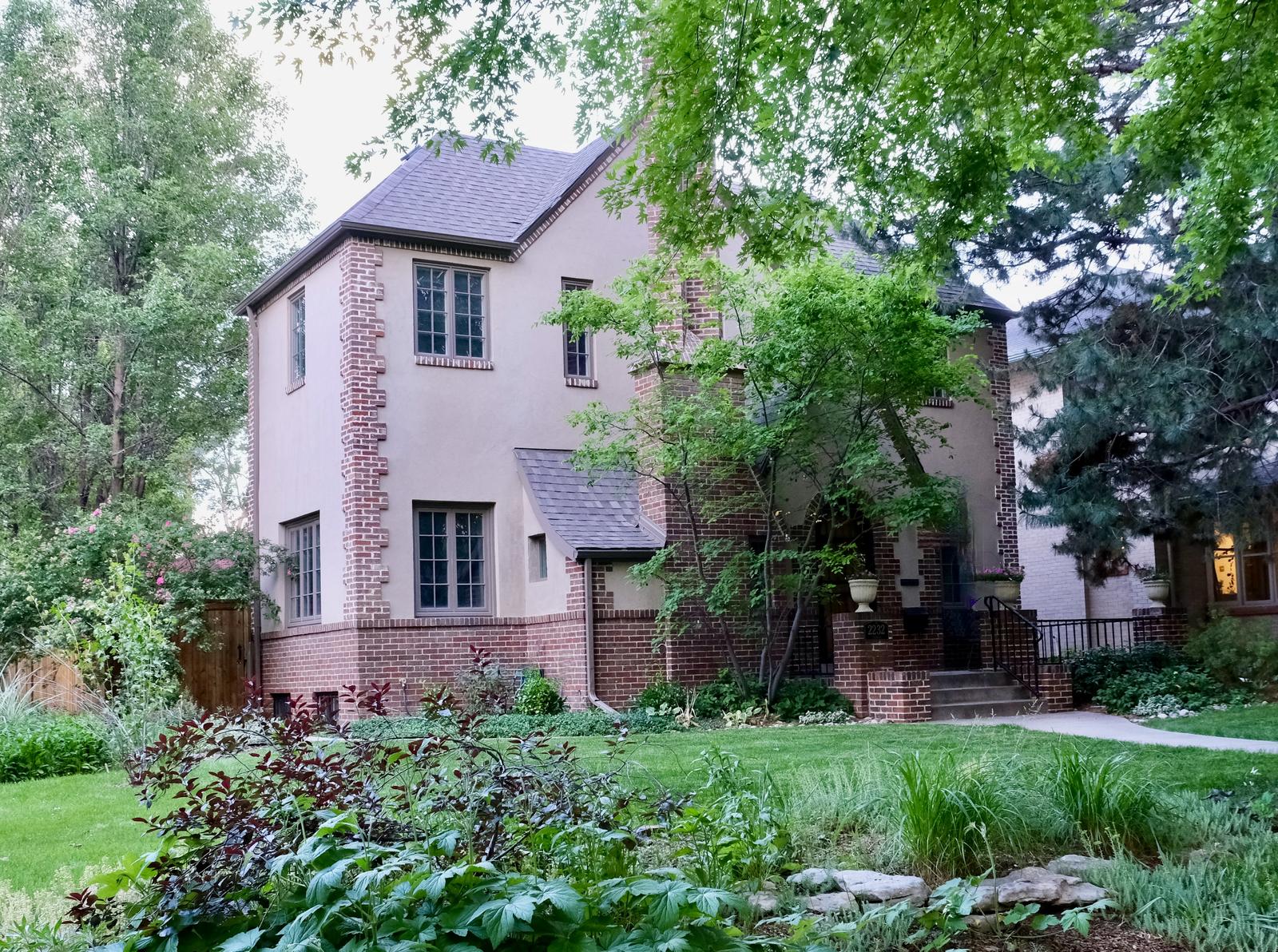 2232 Ivanhoe St, Denver, CO